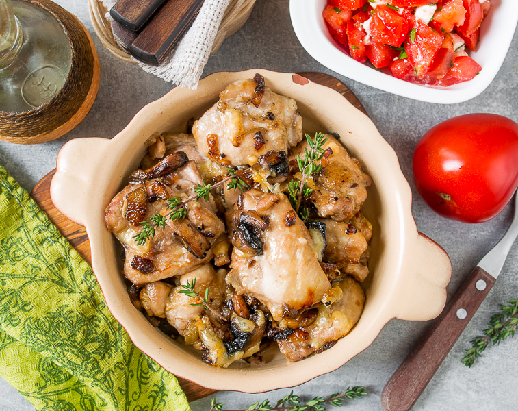 Куриное филе, запеченное с грибами и сыром в духовке: рецепт с фото